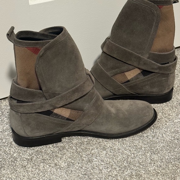 Burberry suede boot 💓 - Picture 11 of 11